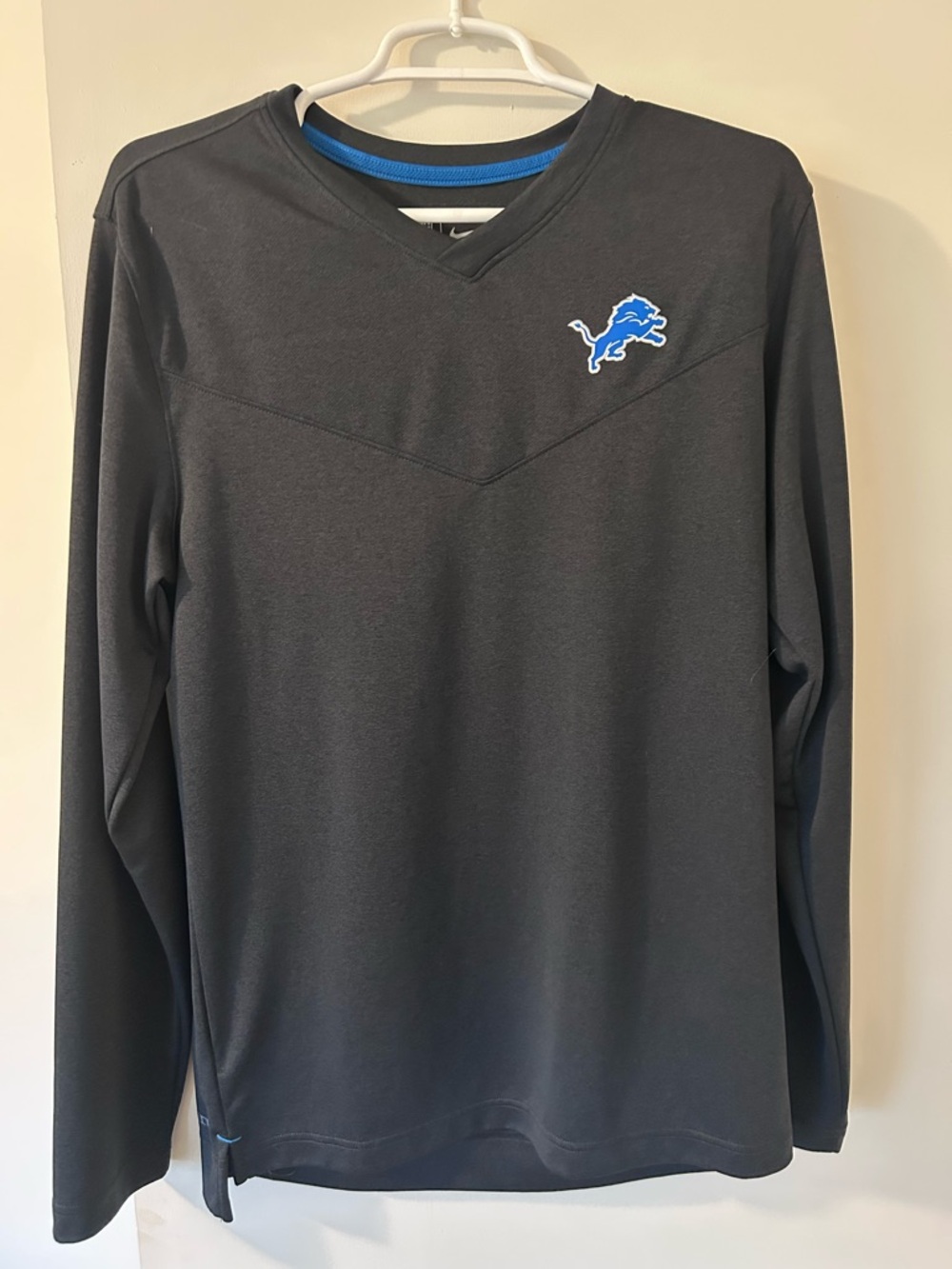 Detroit Lions Long-Sleeve V-Neck Pullover